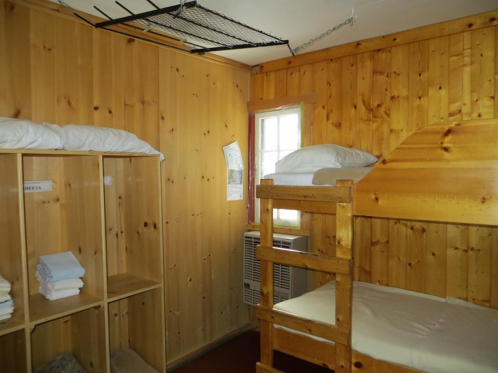 HI Rampart Creek - Hostel Saskatchewan River Crossing Kamer foto